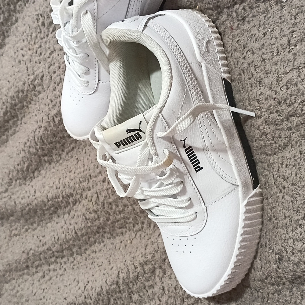 PUMA Sneakers